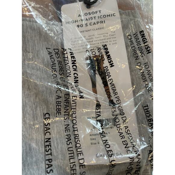 ALO Yoga Alosoft High-Waist Iconic 90's Capri in Athletic Heather Grey Small - Picture 1 of 2